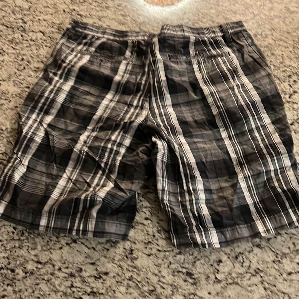 Shorts - Picture 2 of 3
